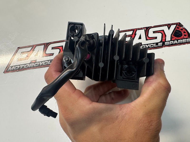 Yamaha YZF R1 2015-2019 RH Headlight Unit OEM Genuine 2CR-84300-00