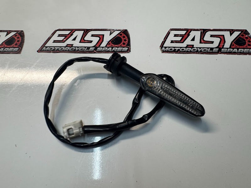 Yamaha YZF R7 2022-2025 RH Rear Blinker Indicator OEM Genuine B7N-83340-01