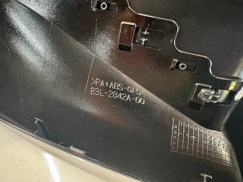 Yamaha YZF R1 2020-2025 Cover 5 LH Fairing Cowl OEM Genuine B3L-2842A-00