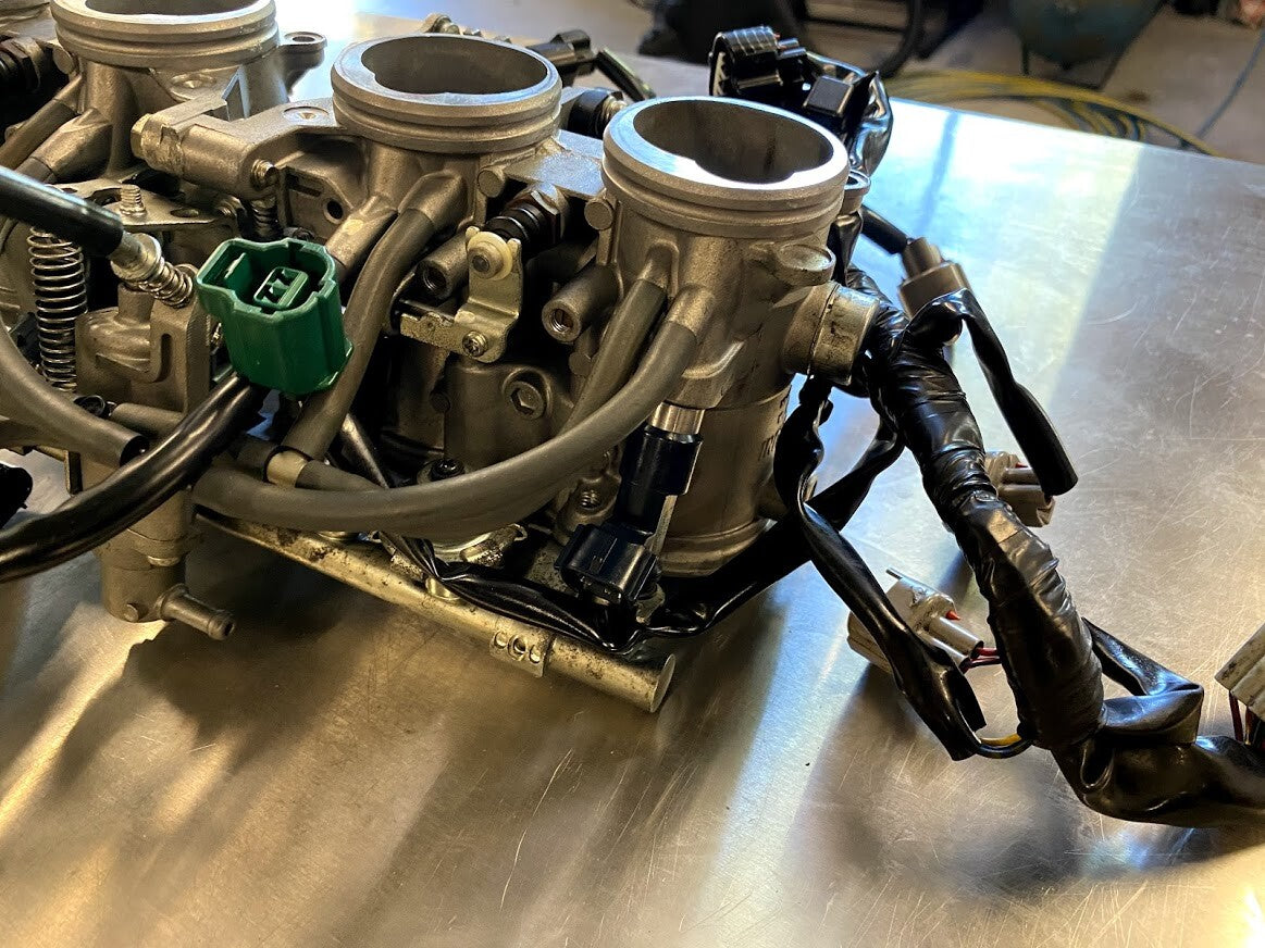 Throttle Bodies Yamaha FZ1 06-15 2008 2D1-13750-20-00