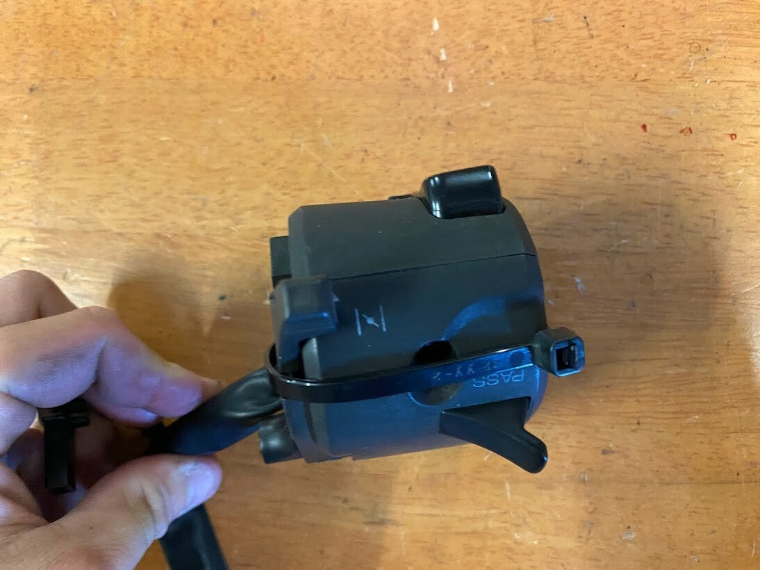 LH Switch Block Yamaha FZS 600 1998