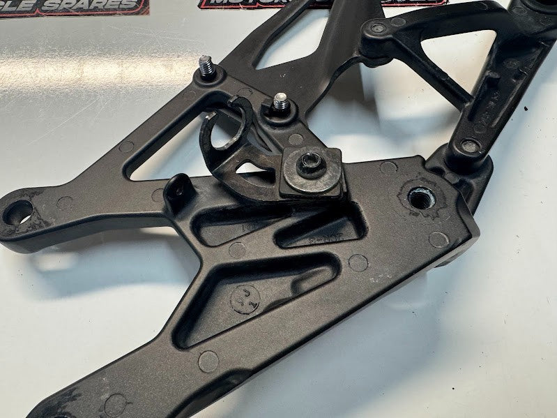 Yamaha YZF R1 2015-2025 RH Riders Peg Bracket Rear Set OEM Genuine 2CR-27443-00