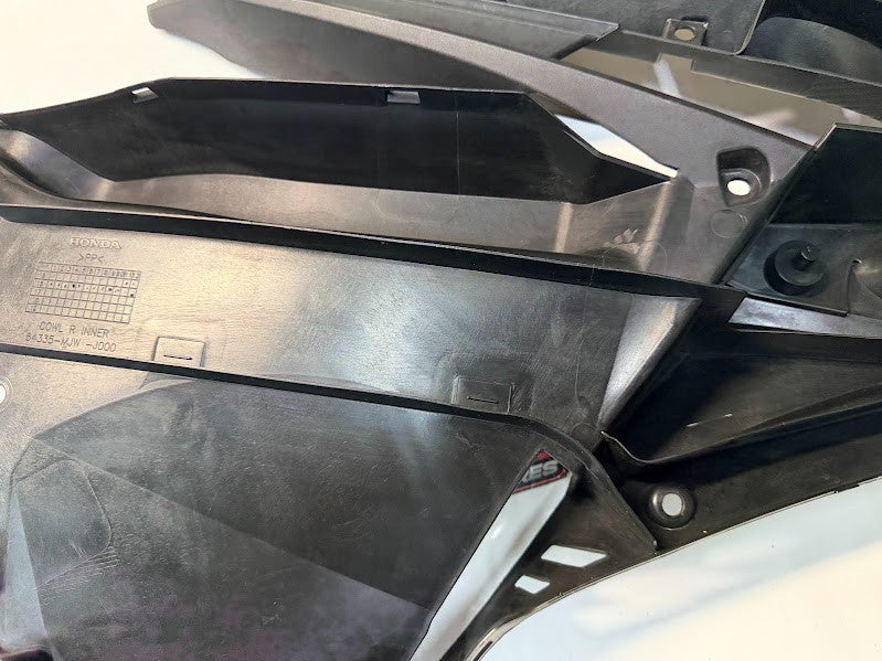 RH inner Fairing Honda CBR 500R 2016-2018 OEM 64335-MJW-J000