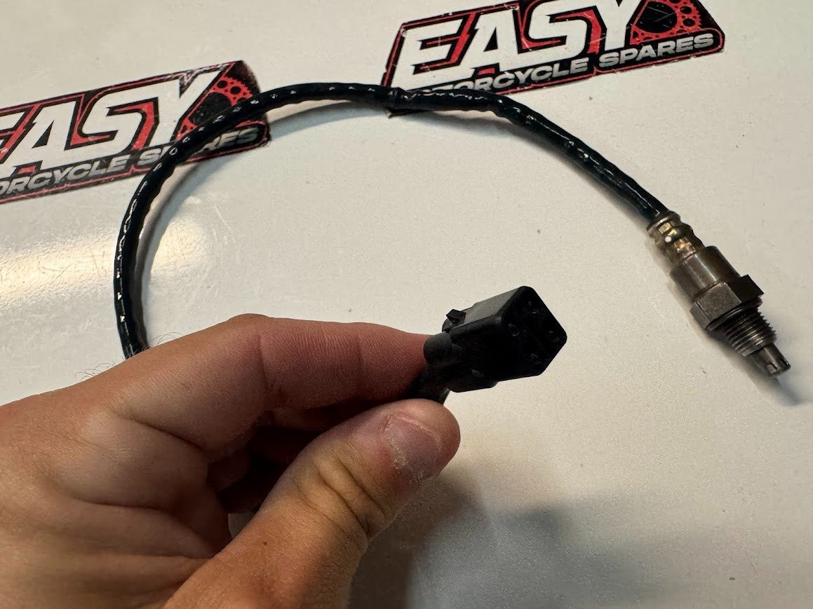 Yamaha YZF R1 2015-2025 o2 Oxygen Sensor OEM Genuine 2CR-8592A-20