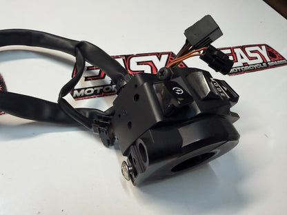 RH Switch Block Controls Suzuki GSXR 1000 2007-2008 OEM 37200-21H01