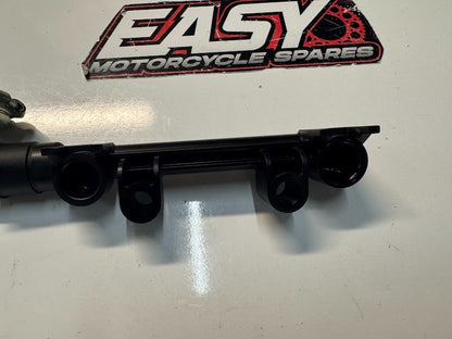 Yamaha YZF R1 2020-2025 Primary Injector Rail OEM Genuine B3L-13795-00