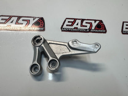 Suzuki GSXR 1000 2007-2008 RH Foot Peg Bracket OEM Genuine 43511-21H00