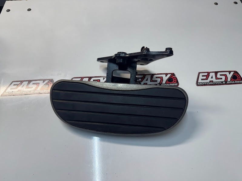 Kawasaki Vulcan VN900 Classic 2006-2022 RH Foot Rest Floor Board OEM 34003-0050