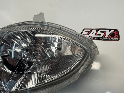 RH Headlamp Unit Assy 81130-52310 Toyota Echo 4 door sedan 8/02-9/05 NEW