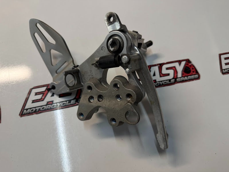RH Rear Set Peg Bracket Assy Suzuki GSXR 1000 2009-2014 OEM 43511-47H00