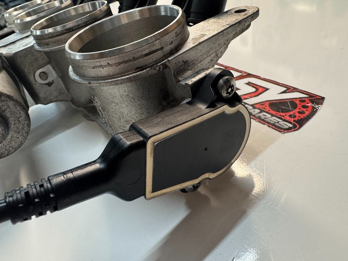 BMW S1000RR 2016 Throttle Bodies Intake OEM Genuine K46 13548545069