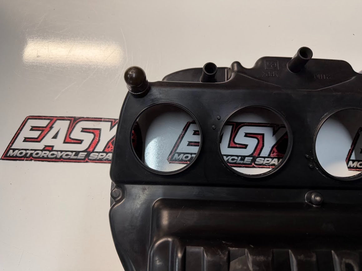 Airbox Cleaner Case Lower Suzuki GSXR 1000 2007-2008 OEM 13700-21H00 #2