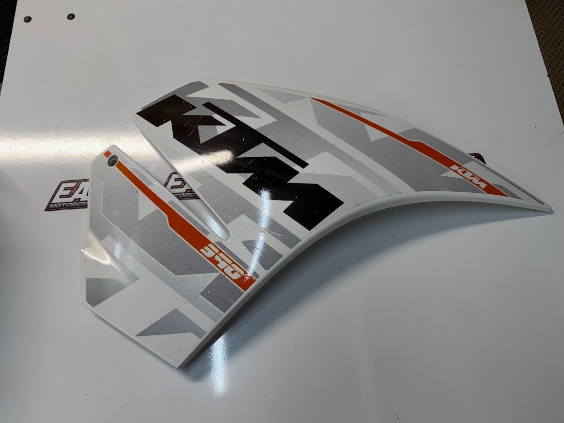 RH Side Main Fairing KTM RC 390 2014-2016 OEM 9050805104428