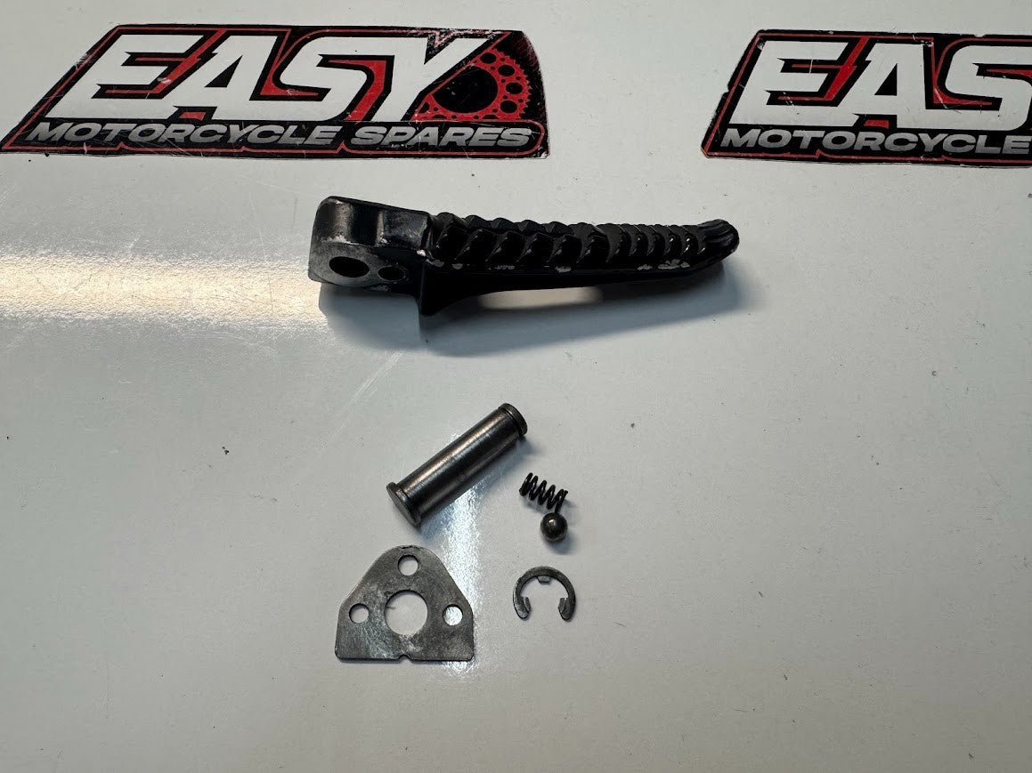 Suzuki GSXR 1000 2005-2008 RH Pillion Peg OEM Genuine 43611-41G00