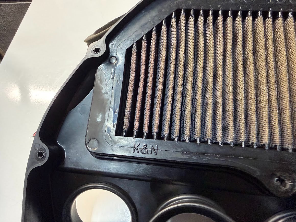 Airbox Complete w/K&N Filter Suzuki GSXR 1000 2007-2008 OEM 13700-21H00
