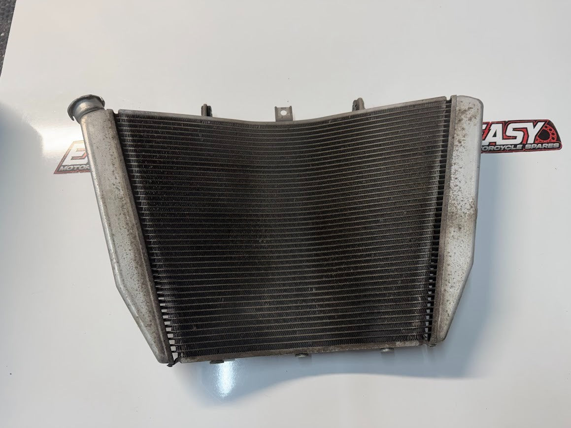 Radiator Cooling Suzuki GSXR 1000 2007-2008 OEM 17710-21H00