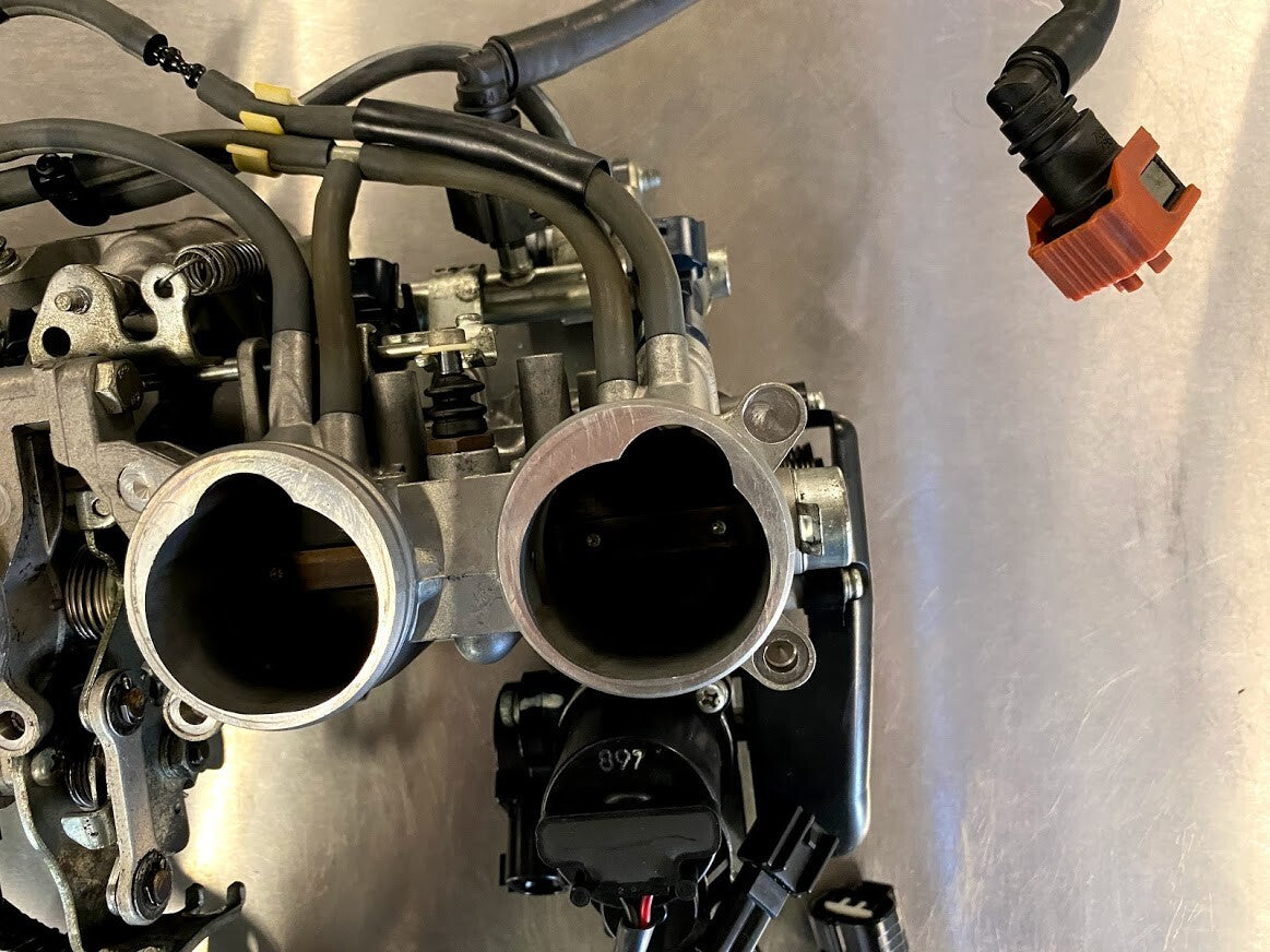 Throttle Bodies Yamaha FZ1 06-15 2008 2D1-13750-20-00