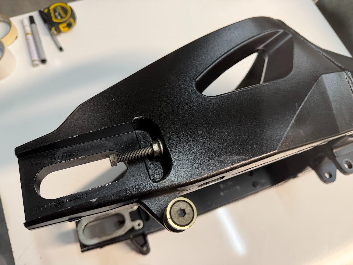 Swingarm Suzuki GSXR 1000 2007-2008 OEM 61000-21H00-YAP Swing Arm