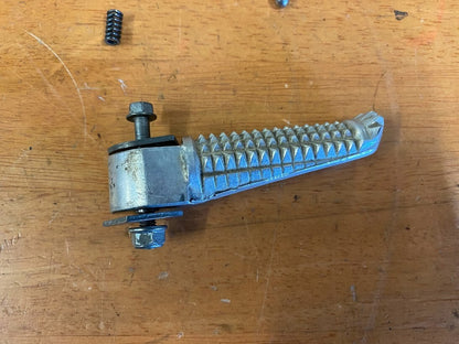 RH Pillion Peg Assembly Yamaha FZS 600 1998