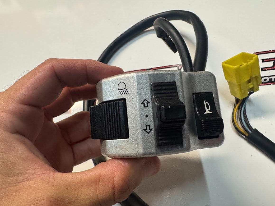 Suzuki VL 1500 Intruder 2003-2006 LH Switch Block OEM Genuine 37400-10F60