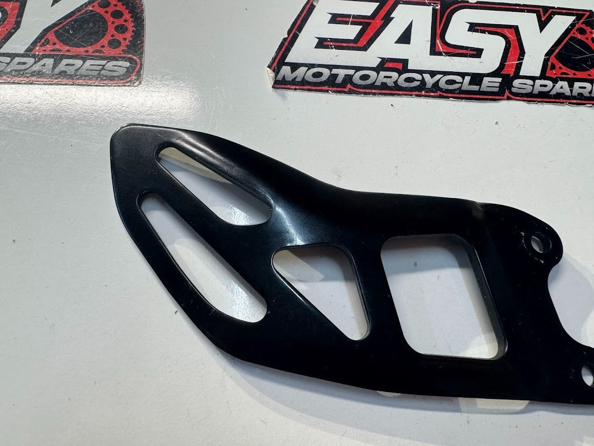 Suzuki GSXR 1000 2015-2016 LH Foot Rest Heel Guard OEM Genuine 43576-47H40