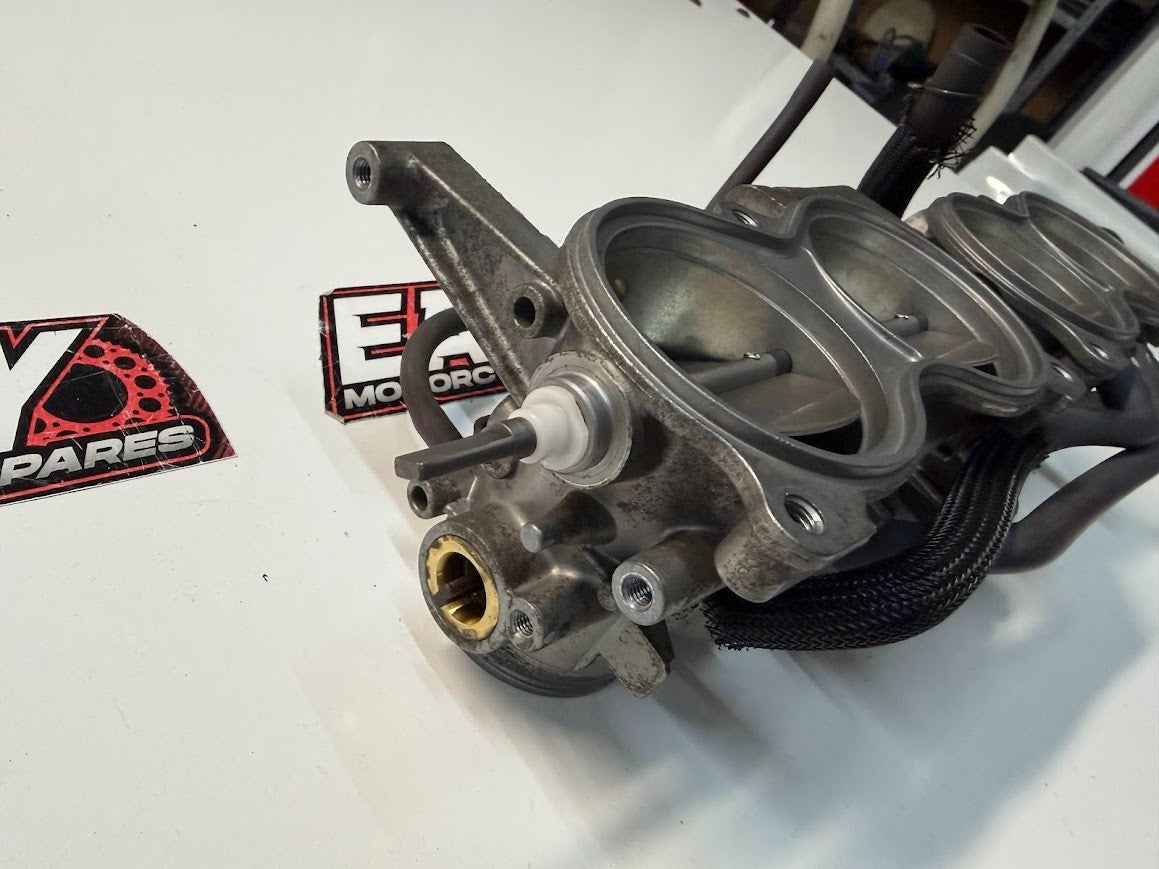 Throttle Bodies Bare Suzuki GSXR 1000 2015-2016 OEM 13406-47H40