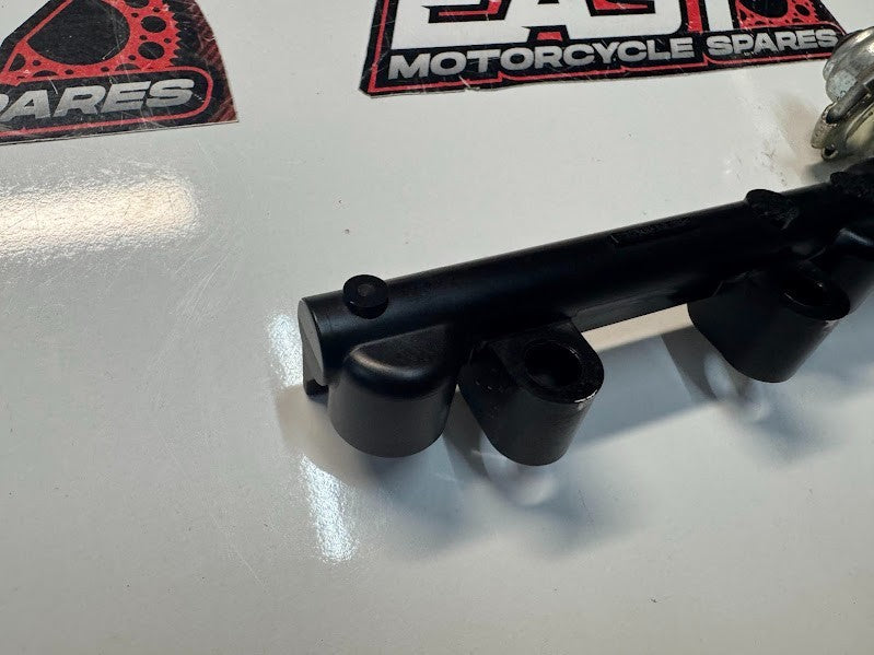 Yamaha YZF R1 2020-2025 Primary Injector Rail OEM Genuine B3L-13795-00