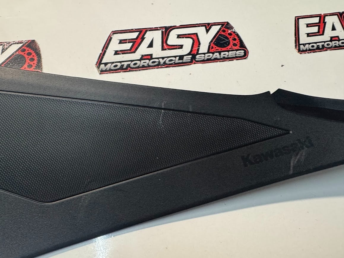 Kawasaki Ninja 500 2024-2025 LH Knee Grip Side Cover OEM Genuine 36001-0751
