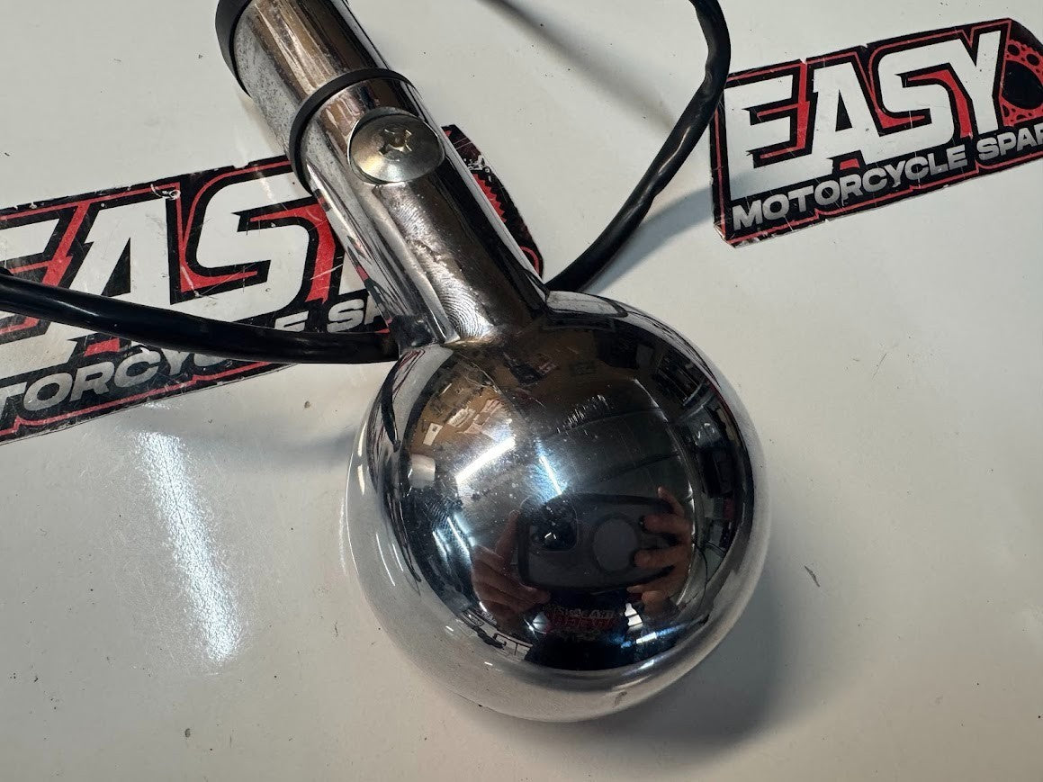 Suzuki VL 1500 Intruder 2002-2003 Front Blinkers Indicators OEM 35601-10F50