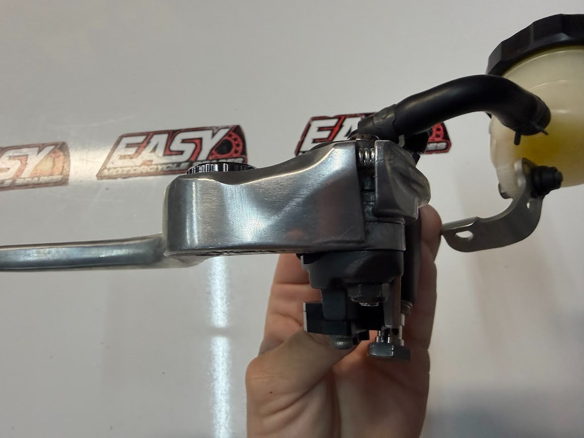 Front Brake Master Cylinder Suzuki GSXR 1000 2007-2008 OEM 59600-47H10