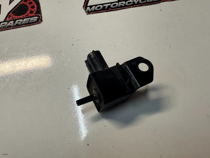 Suzuki VL 1500 Intruder 1998-2004 Air Boost Sensor OEM Genuine 15620-02F00