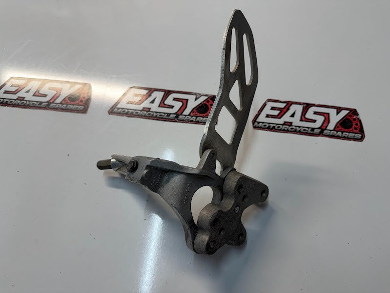 LH Rear Set Peg Bracket Assy Suzuki GSXR 1000 2009-2014 OEM 43521-47H10