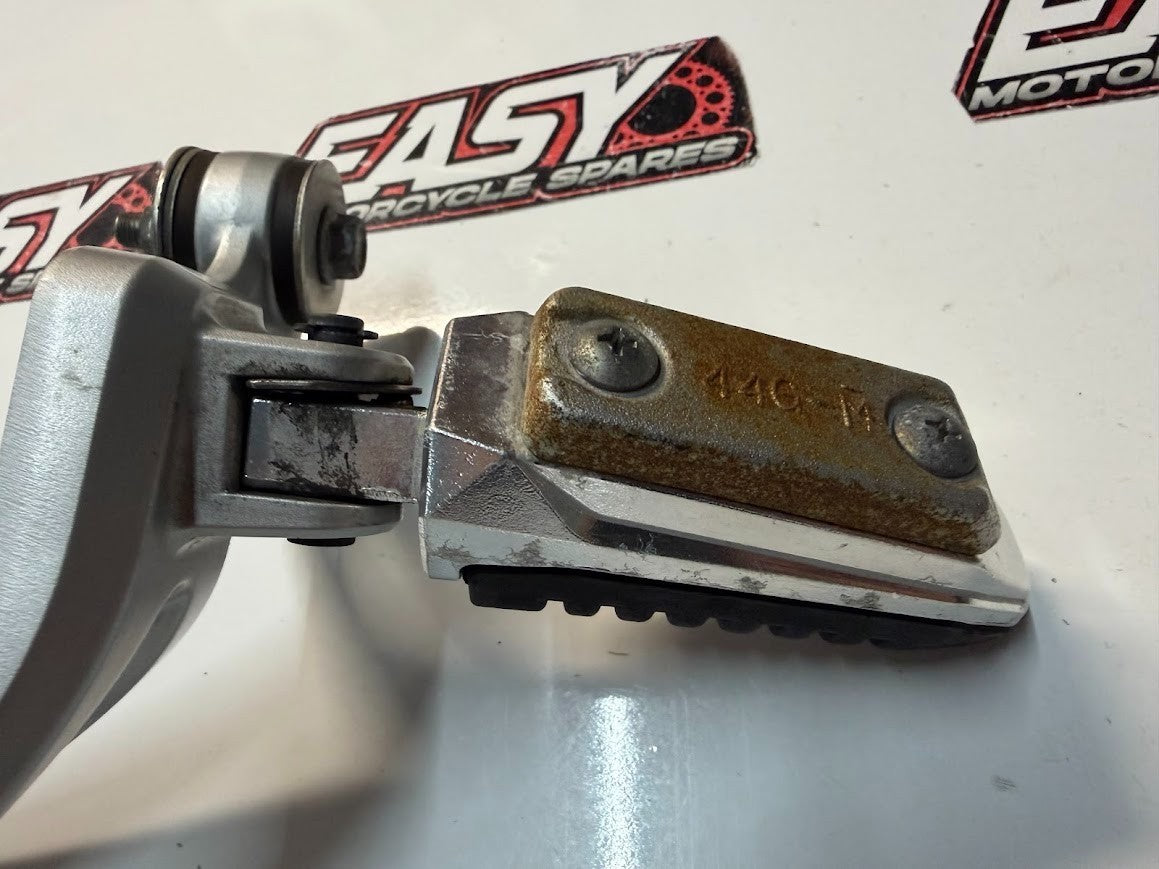 RH Pillion Peg Bracket Suzuki GSF 1250 S Bandit 2007-2016 OEM 43811-18H10