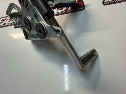 RH Foot Peg Assembly Suzuki GSF 1250 S Bandit 2007-2016 OEM 43511-38G00