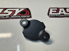 Yamaha YZF R7 2022-2025 Oil Pump Cover OEM Genuine 1WS-15416-10