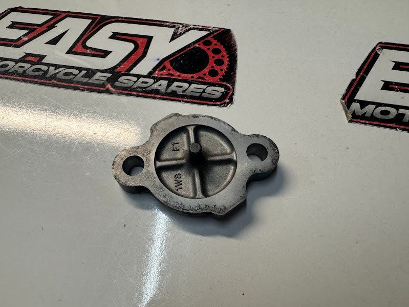 Yamaha YZF R7 2022-2025 Oil Pump Cover OEM Genuine 1WS-15416-10