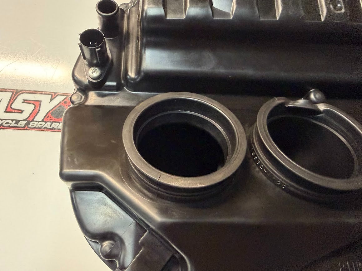 Airbox Complete w/K&N Filter Suzuki GSXR 1000 2007-2008 OEM 13700-21H00