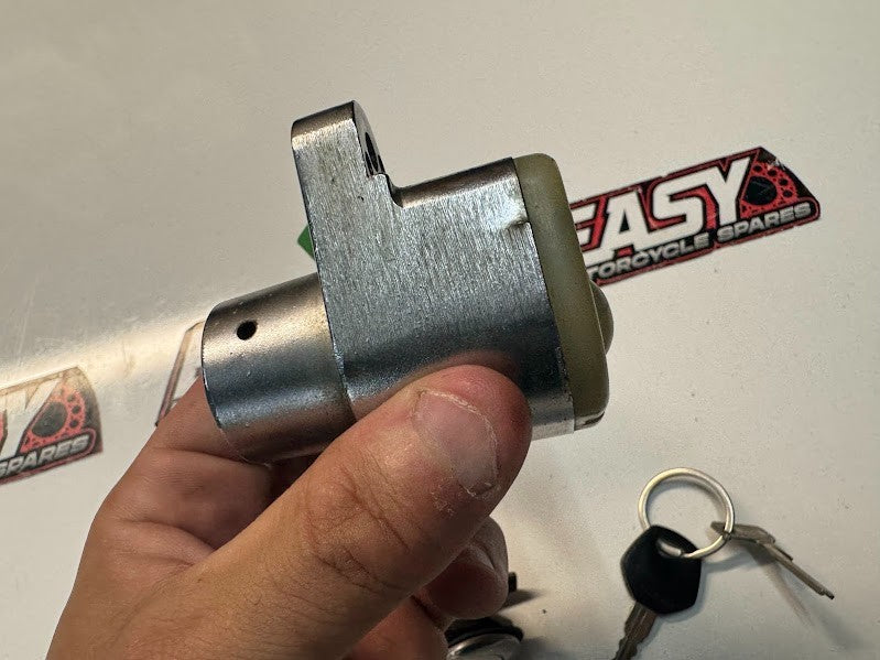 Suzuki VL 1500 Intruder 2001-2003 Ignition Lockset Key OEM Genuine 37000-26841