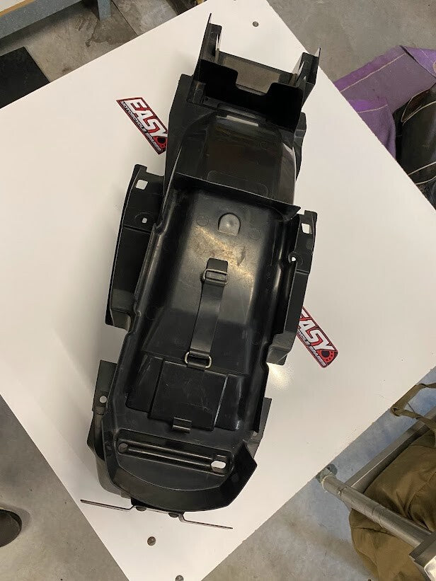 Rear Fender Suzuki GSX 750F 2004 63111-08FB0-291