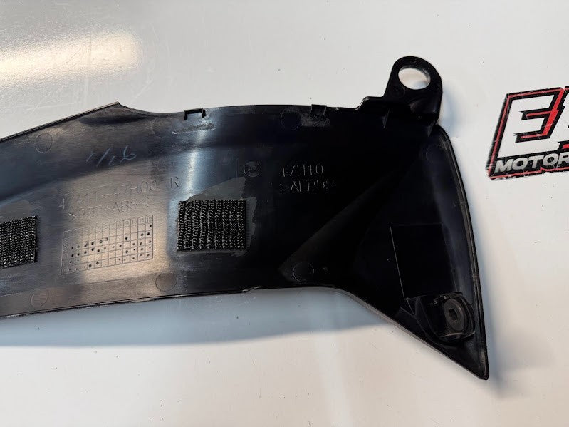 RH Side Frame Cover Suzuki GSXR 1000 2012-2016 OEM 47411-47H00