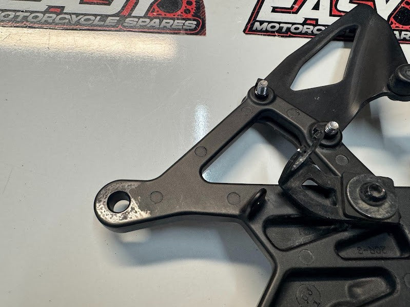 Yamaha YZF R1 2015-2025 RH Riders Peg Bracket Rear Set OEM Genuine 2CR-27443-00