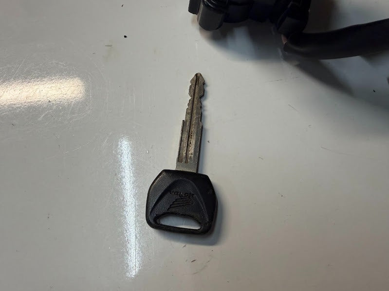 Ignition Key Lockset Honda CB 300F 2014-2018 OEM 35010K33701
