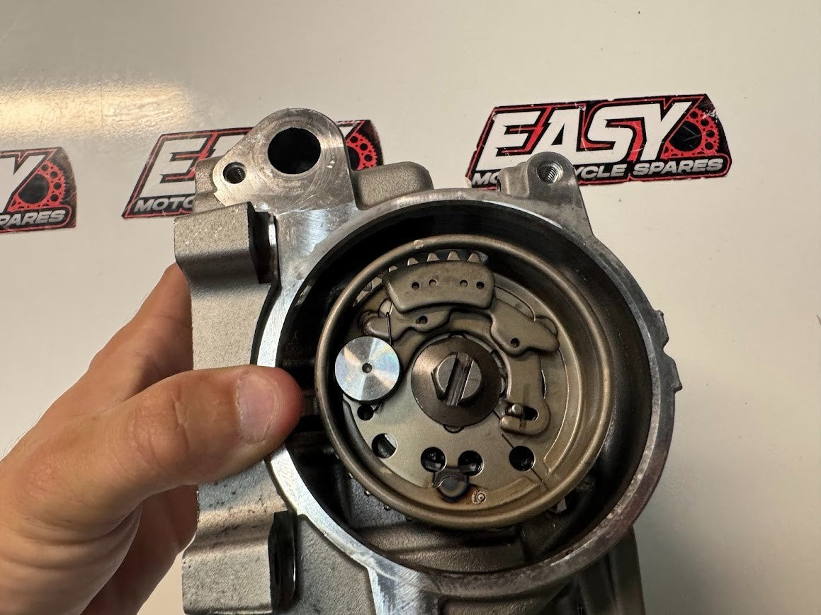 Yamaha YZF R15 2015-2018 Cylinder Head OEM Genuine 2FB-E1102-00