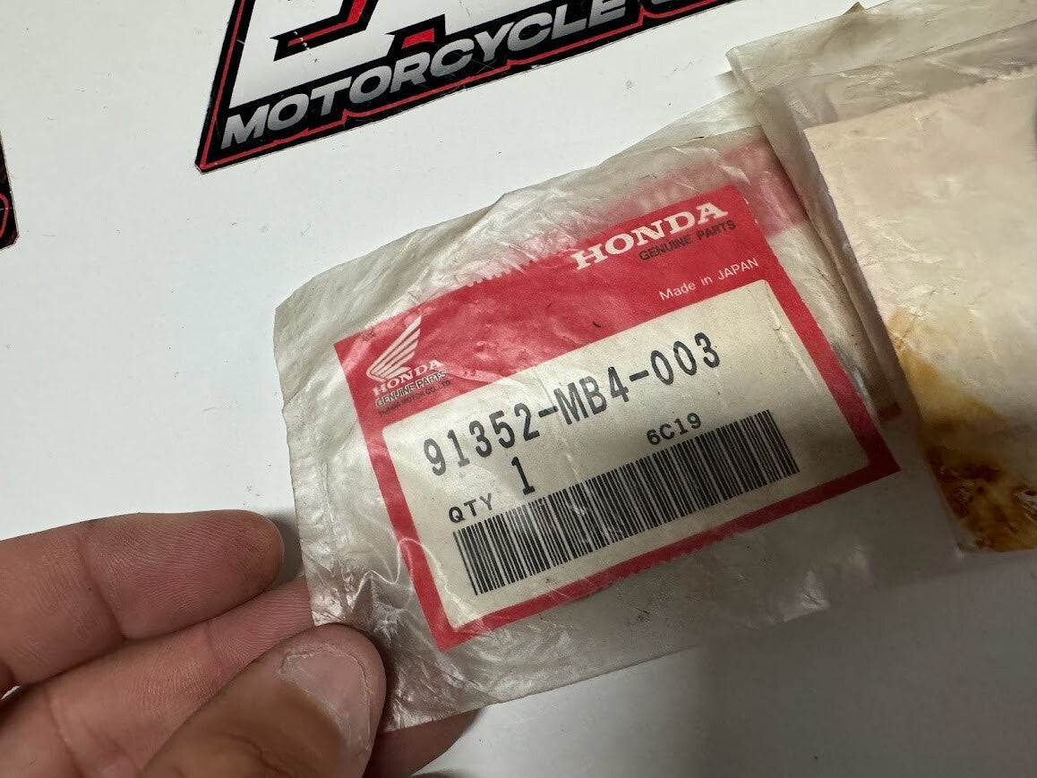 Honda O-RING (40.5X2) 91352-MB4-003 x4