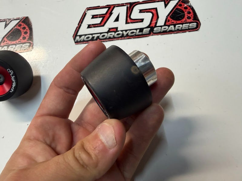 Lightech Front Axle Sliders Yamaha YZF R1 2015-2025 Aftermarket
