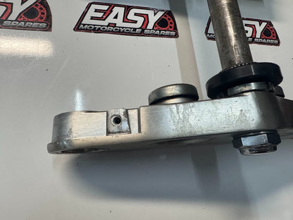 Suzuki VL 1500 Intruder 2001-2004 Triple Tree Set OEM Genuine 51410-10F30