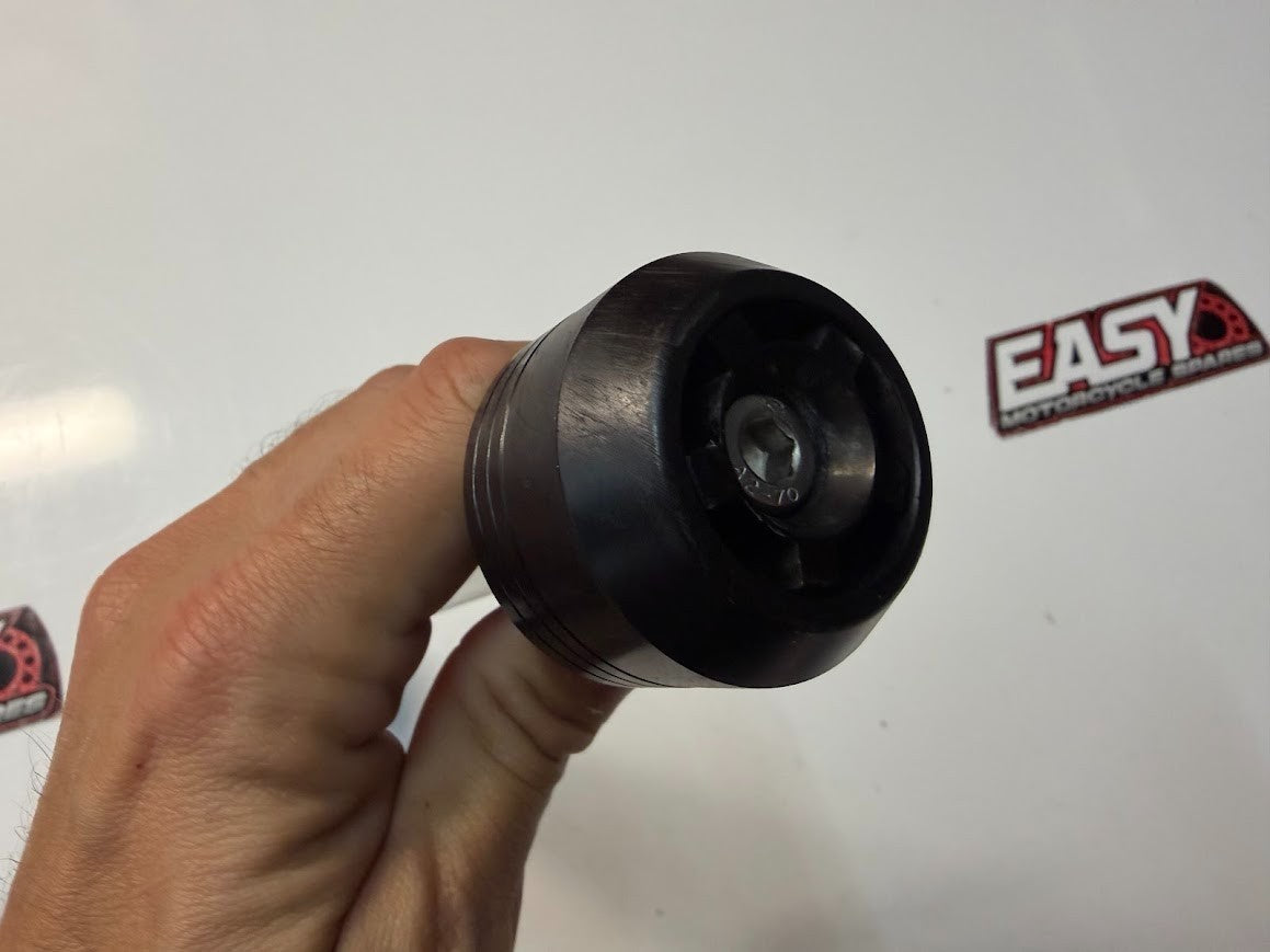 Front Axle Sliders Suzuki GSF 1250 S Bandit 2007-2016