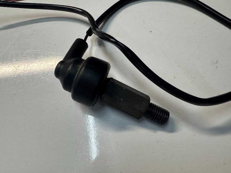 Kawasaki Vulcan VN900 Classic 2006-2022 Oil Pressure Switch OEM 27010-1313