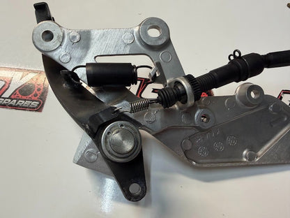 RH Footrest Bracket Assembly Honda CB 300F 14-18 2017 50600-KYJ-900