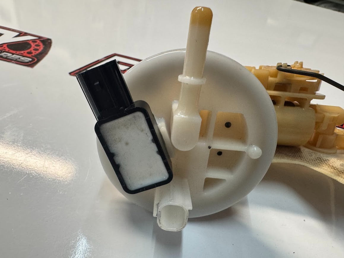 Yamaha YZF R15 2015-2018 Fuel Pump Assembly OEM Genuine 2FB-E3907-10